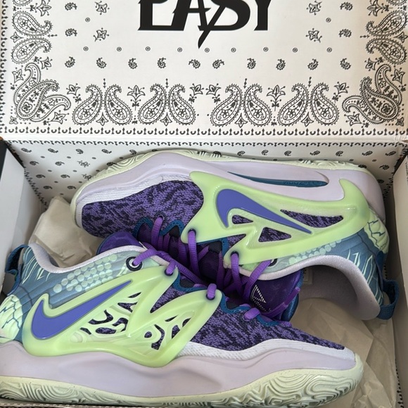 Nike Psychic Purple Basketball Shoes